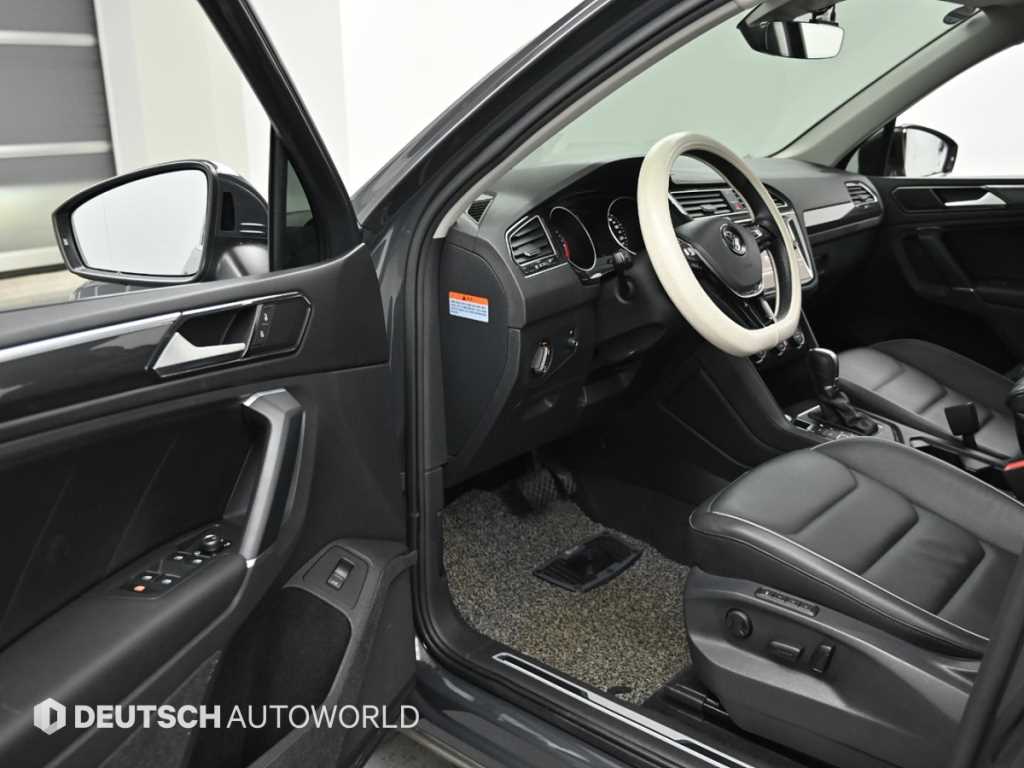Volkswagen Tiguan - Vista 11