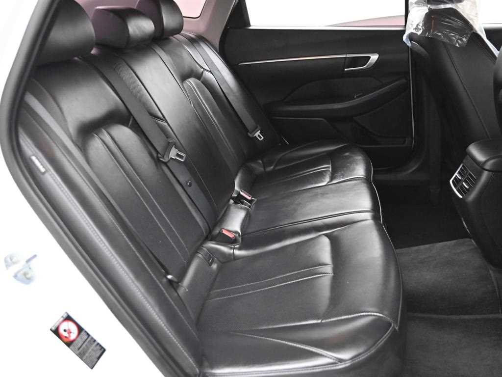 HYUNDAI Sonata - Vista 12