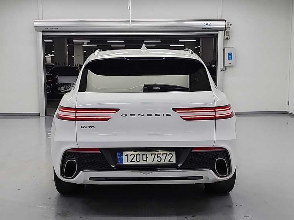 Genesis GV70 - Vista 4