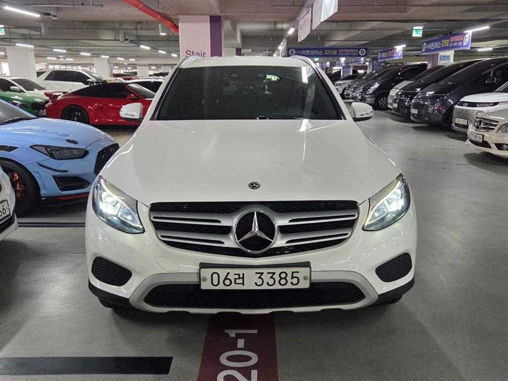 Mercedes Benz GLC Class - Vista 2