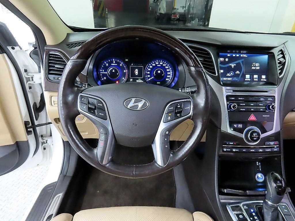 HYUNDAI Grandeur - Vista 9