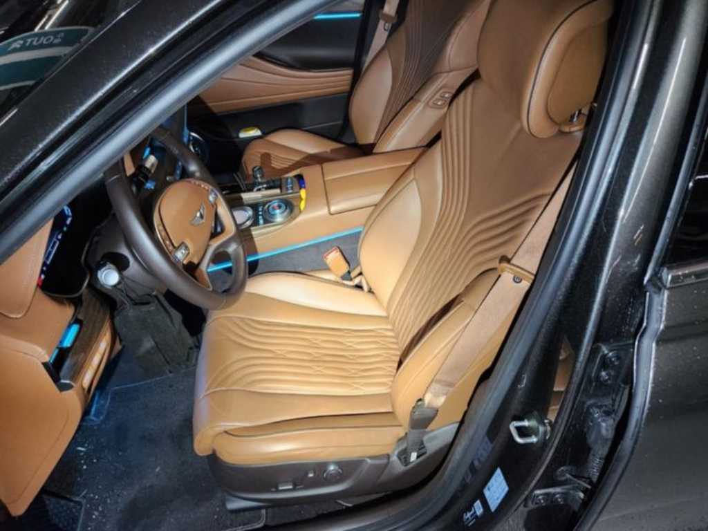 Genesis G80 - Vista 9