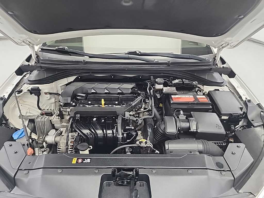 HYUNDAI Avante - Vista 5