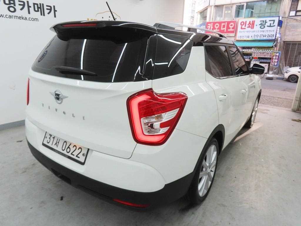Ssangyong Tivoli - Vista 3