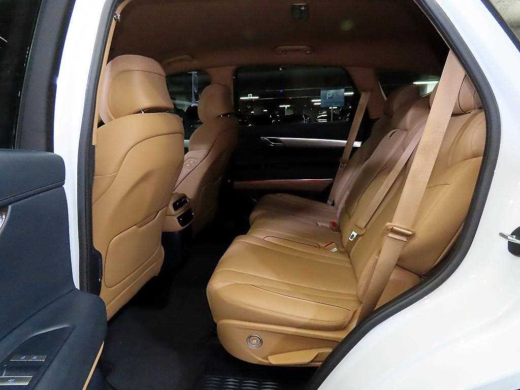 Genesis GV80 - Vista 7