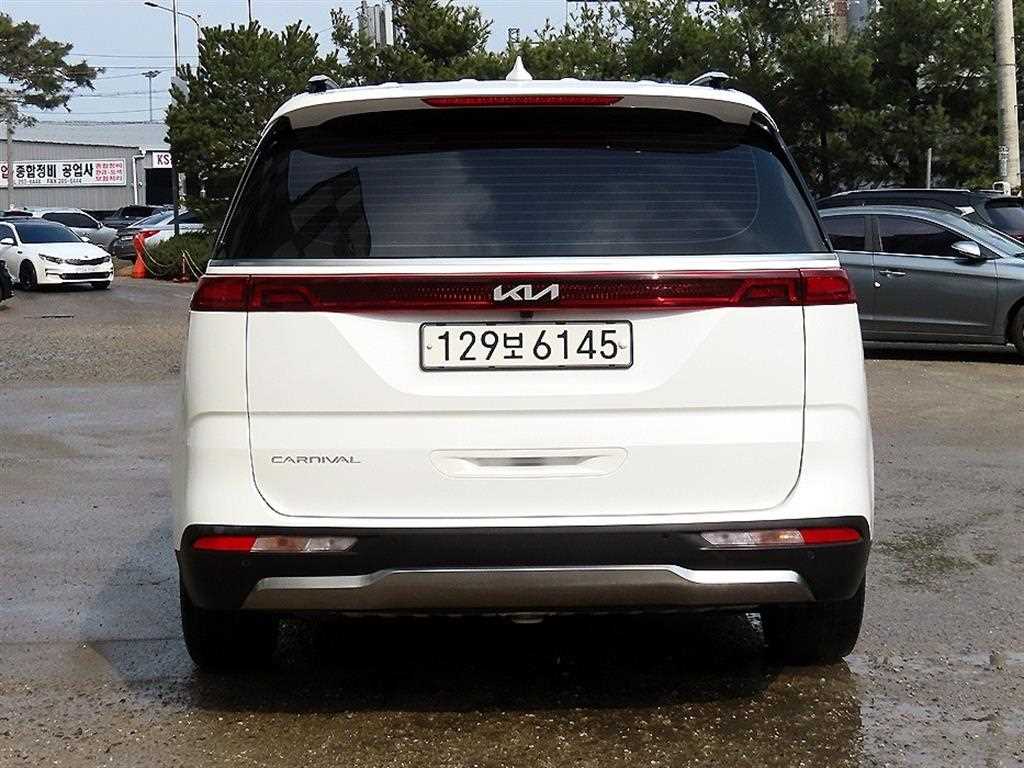 KIA Carnival - Vista 4