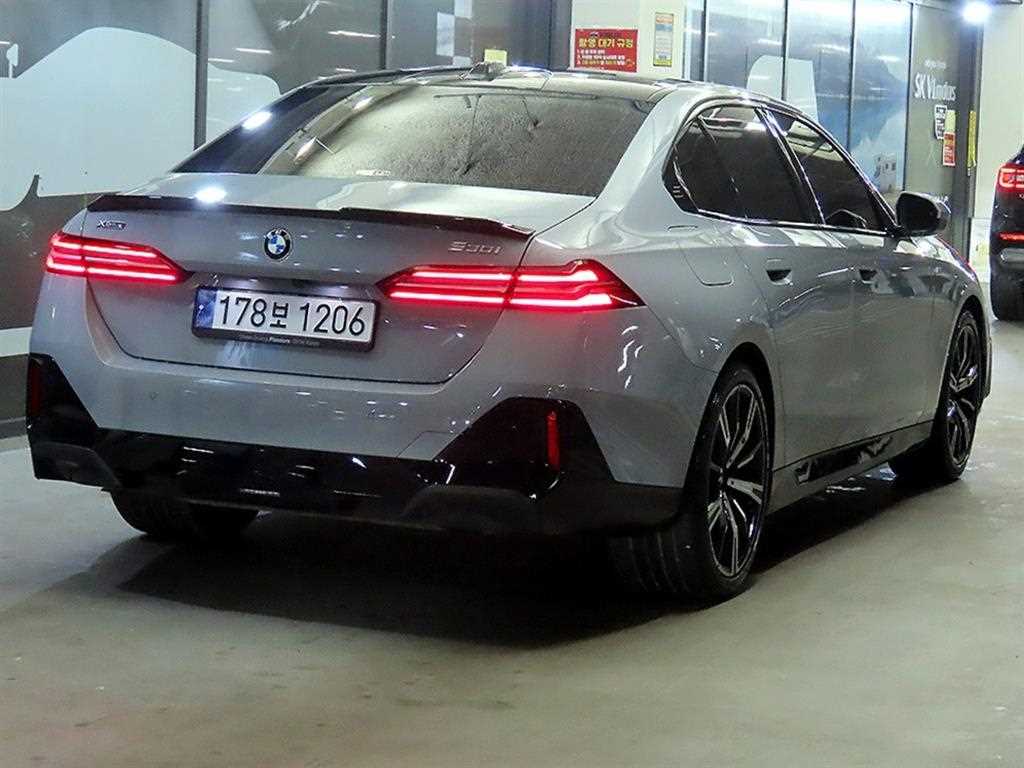 BMW 5 Series - Vista 4