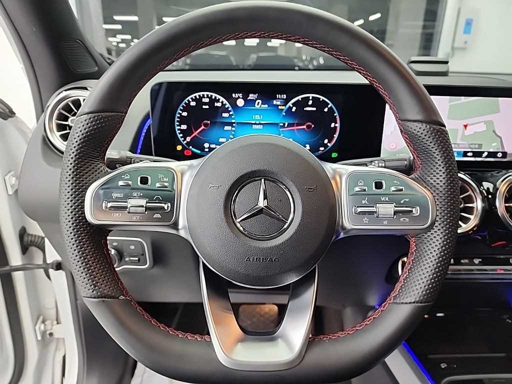 Mercedes Benz GLB Class - Vista 9