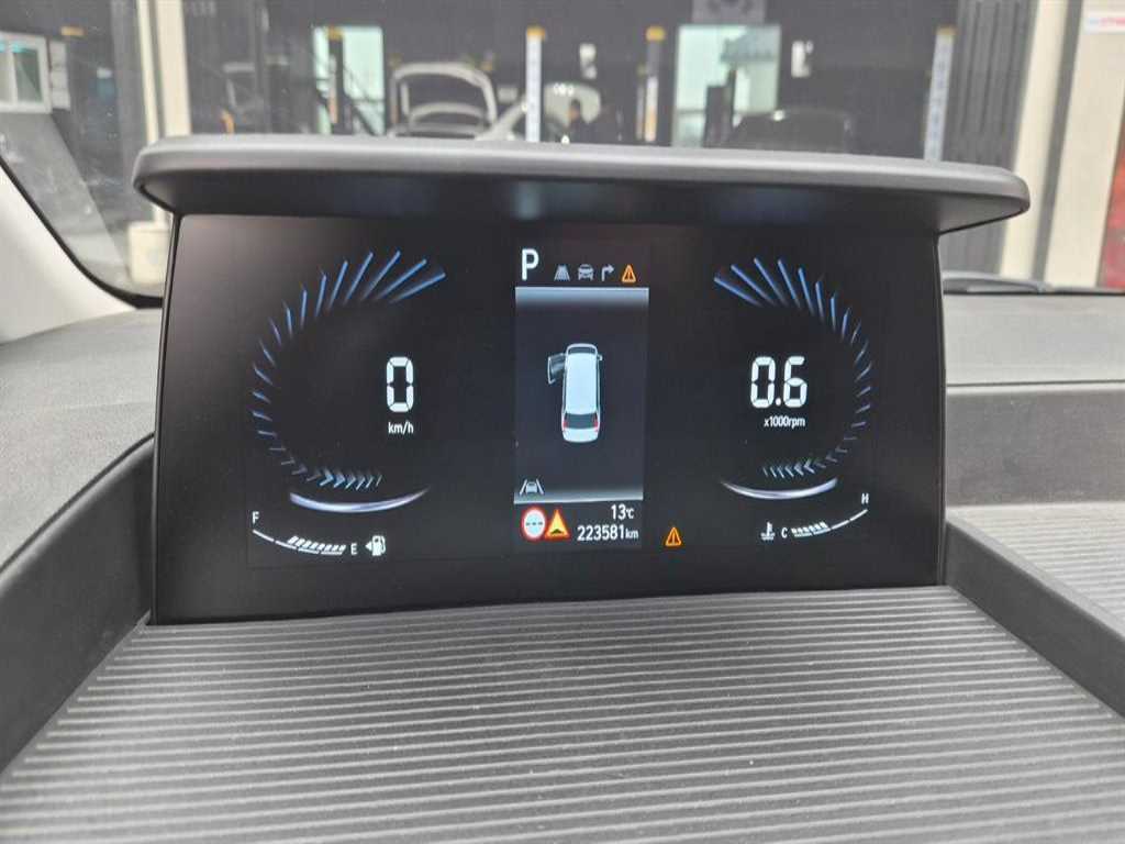 HYUNDAI Staria - Vista 3