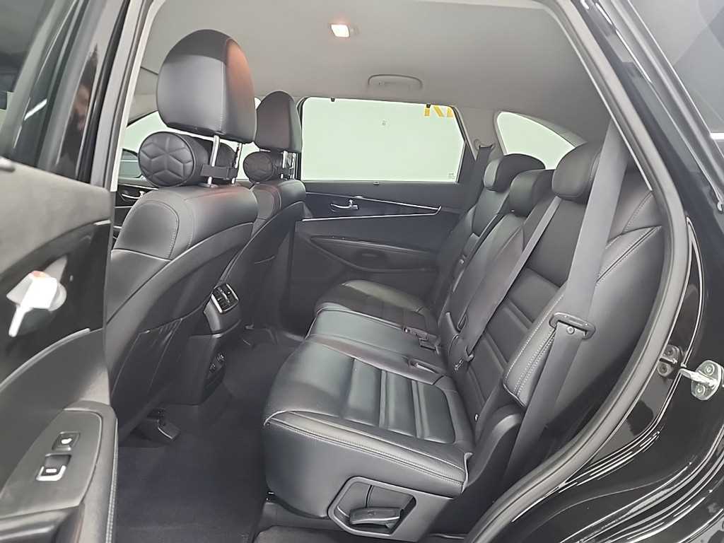 KIA Sorento - Vista 12