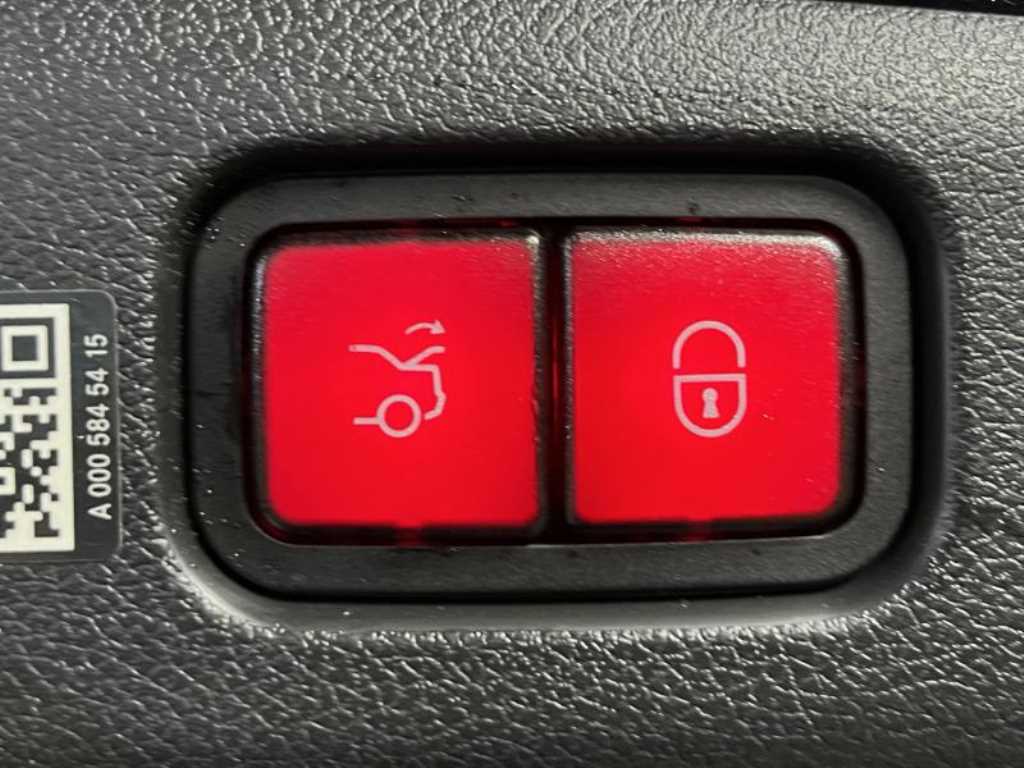 Mercedes Benz E class - Vista 6