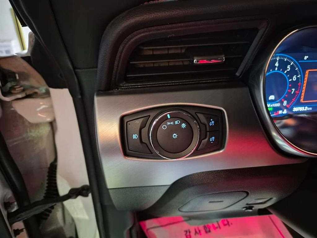 Ford Mustang 2022 Blanco - Importación desde Corea - HF Imports Iquique - Foto 13