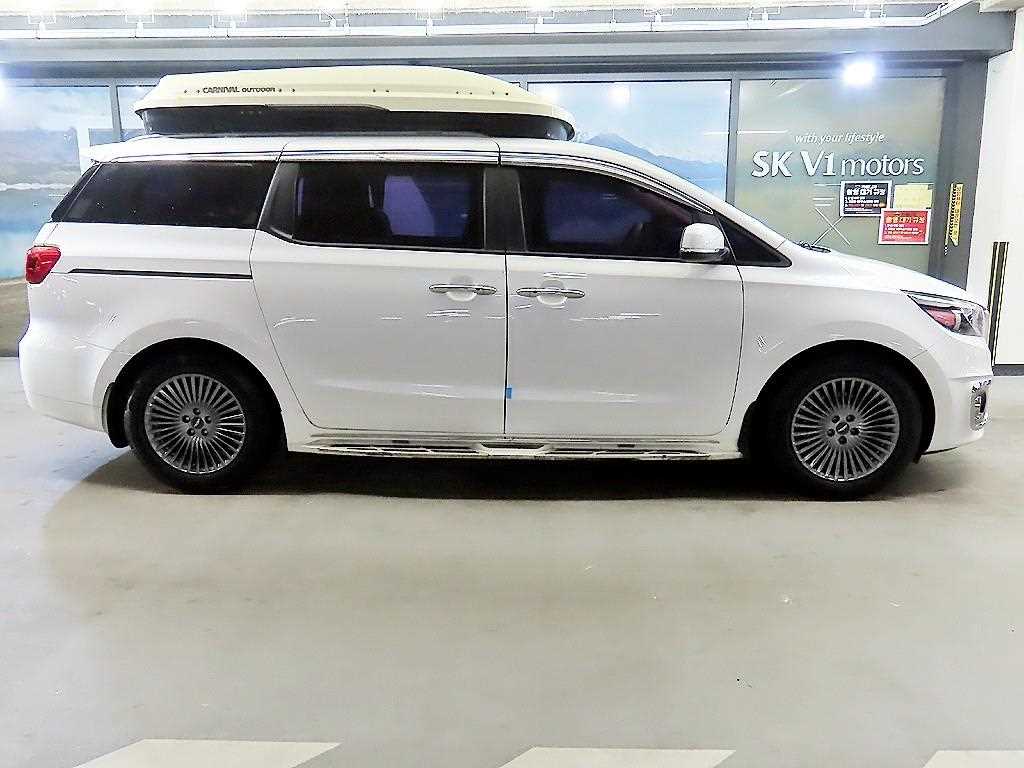 KIA Carnival - Vista 3