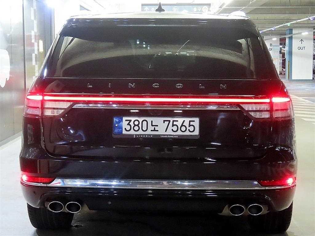 Lincoln Aviator - Vista 5
