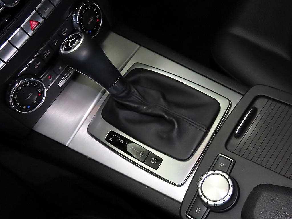 Mercedes Benz C Class - Vista 12