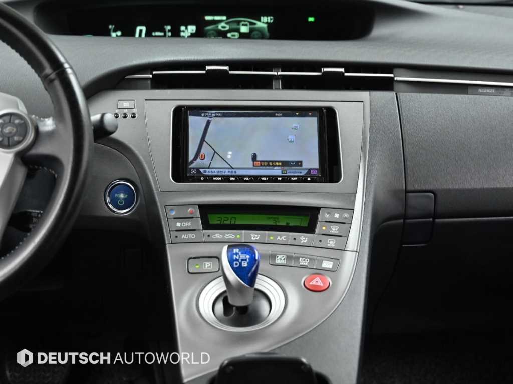 Toyota Prius 2012 Plateado - Importación desde Corea - HF Imports Iquique - Foto 14