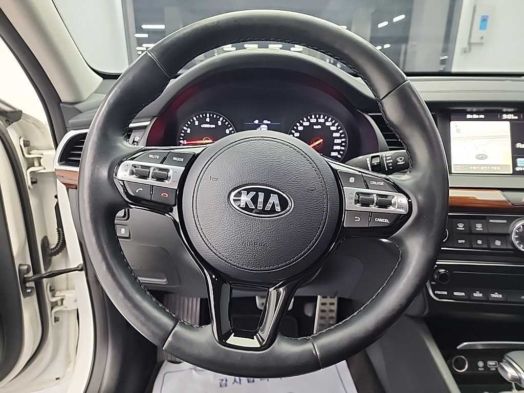 KIA K7 - Vista 9