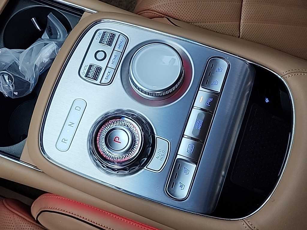 Genesis G90 - Vista 8