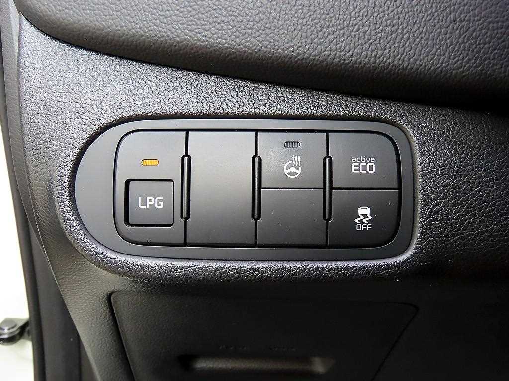 KIA Carens - Vista 12