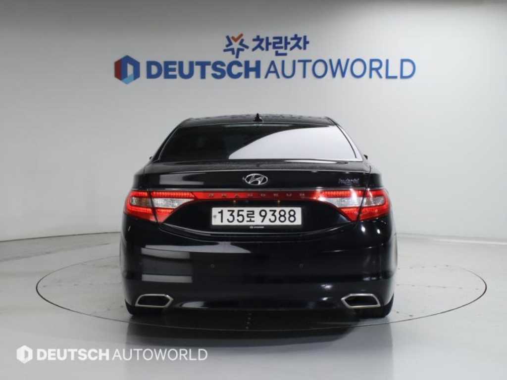 HYUNDAI Grandeur - Vista 4