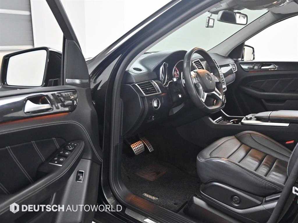 Mercedes Benz M Class - Vista 11