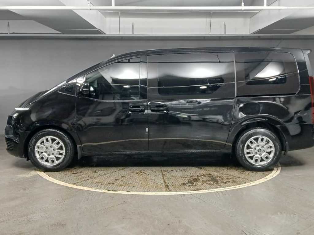 HYUNDAI Staria - Vista 2