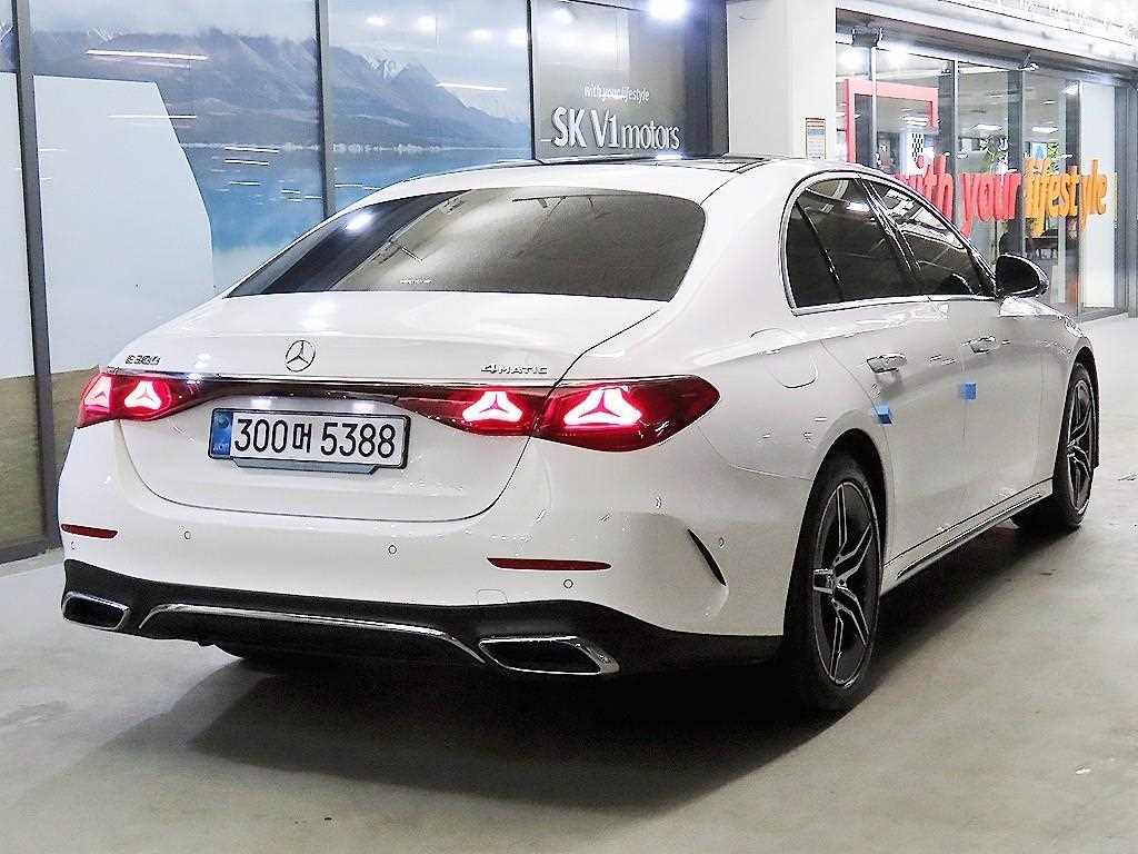 Mercedes Benz E class - Vista 4