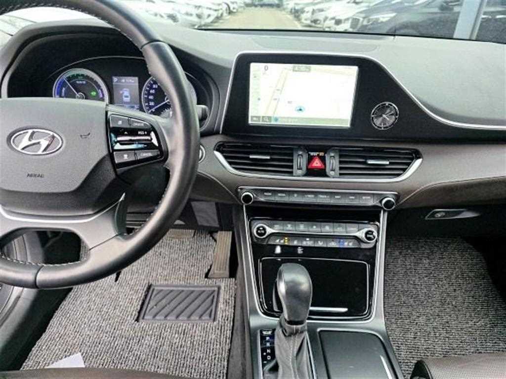 HYUNDAI Grandeur - Vista 7