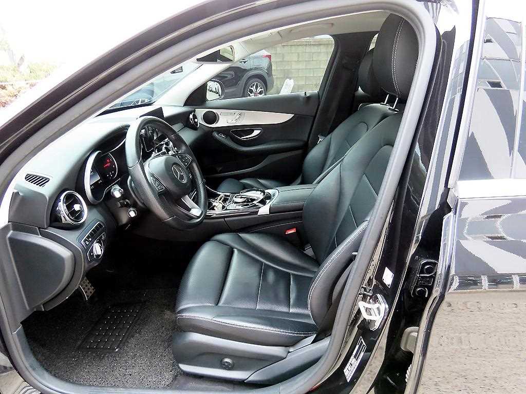 Mercedes Benz C Class - Vista 5