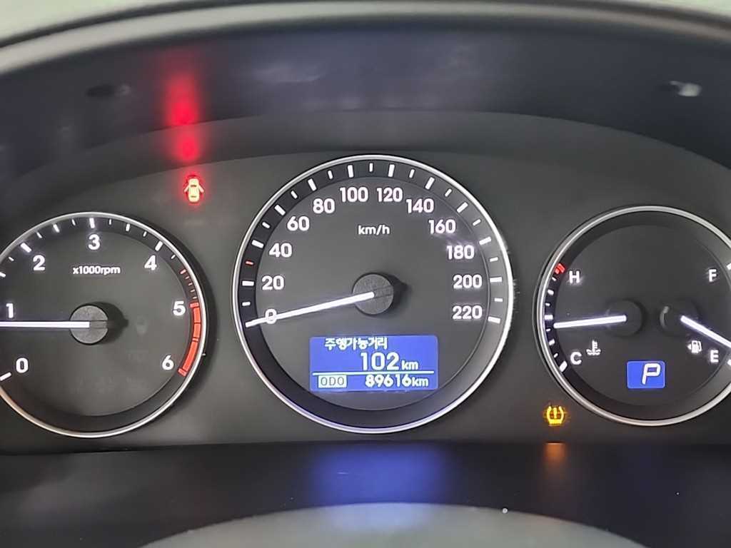 HYUNDAI Starex - Vista 6