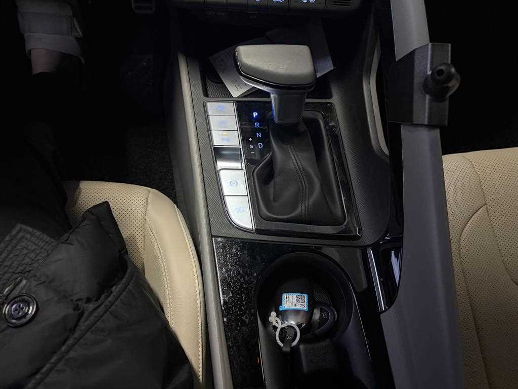 HYUNDAI Avante - Vista 12