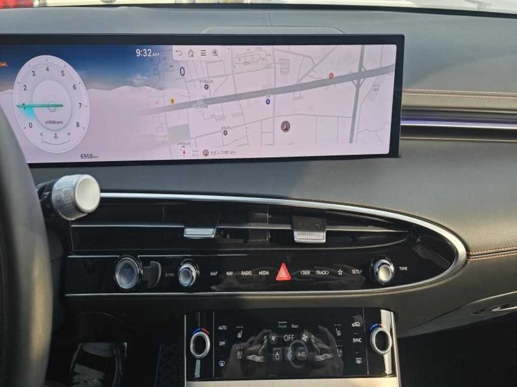 Genesis GV70 - Vista 12