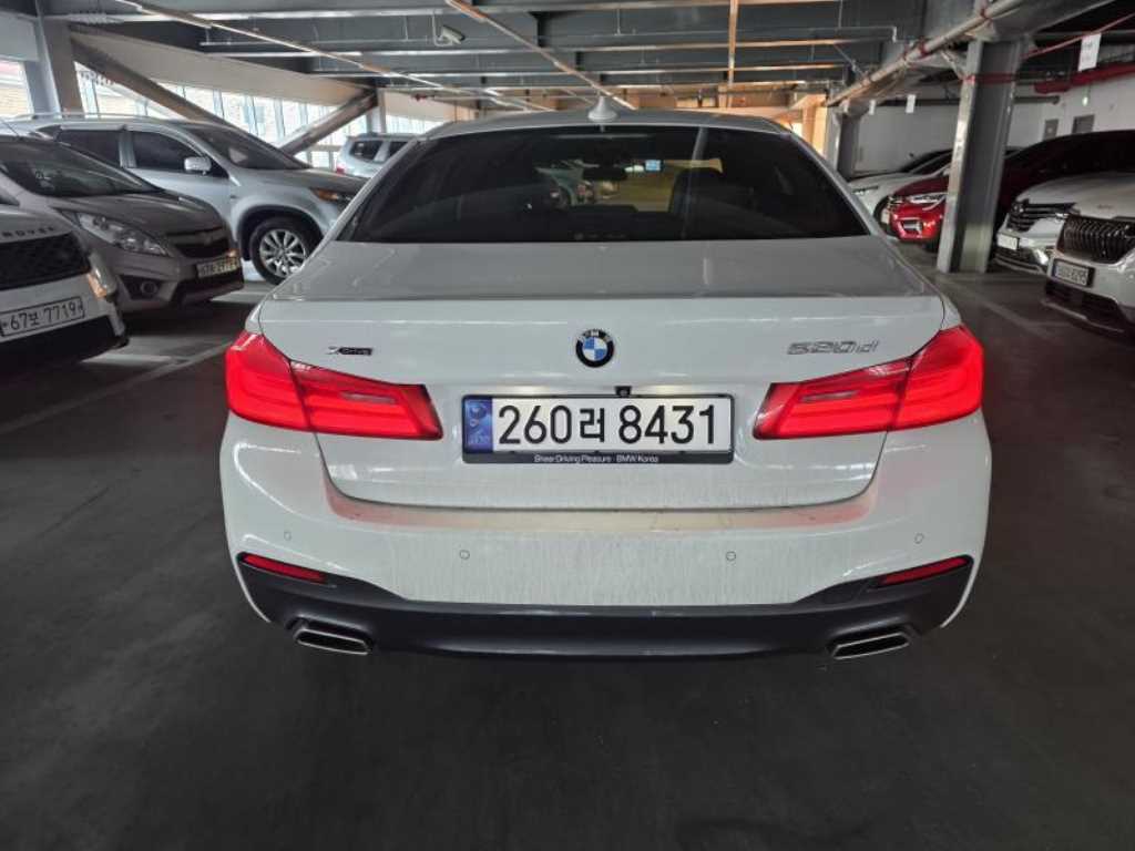 BMW 5 Series - Vista 4