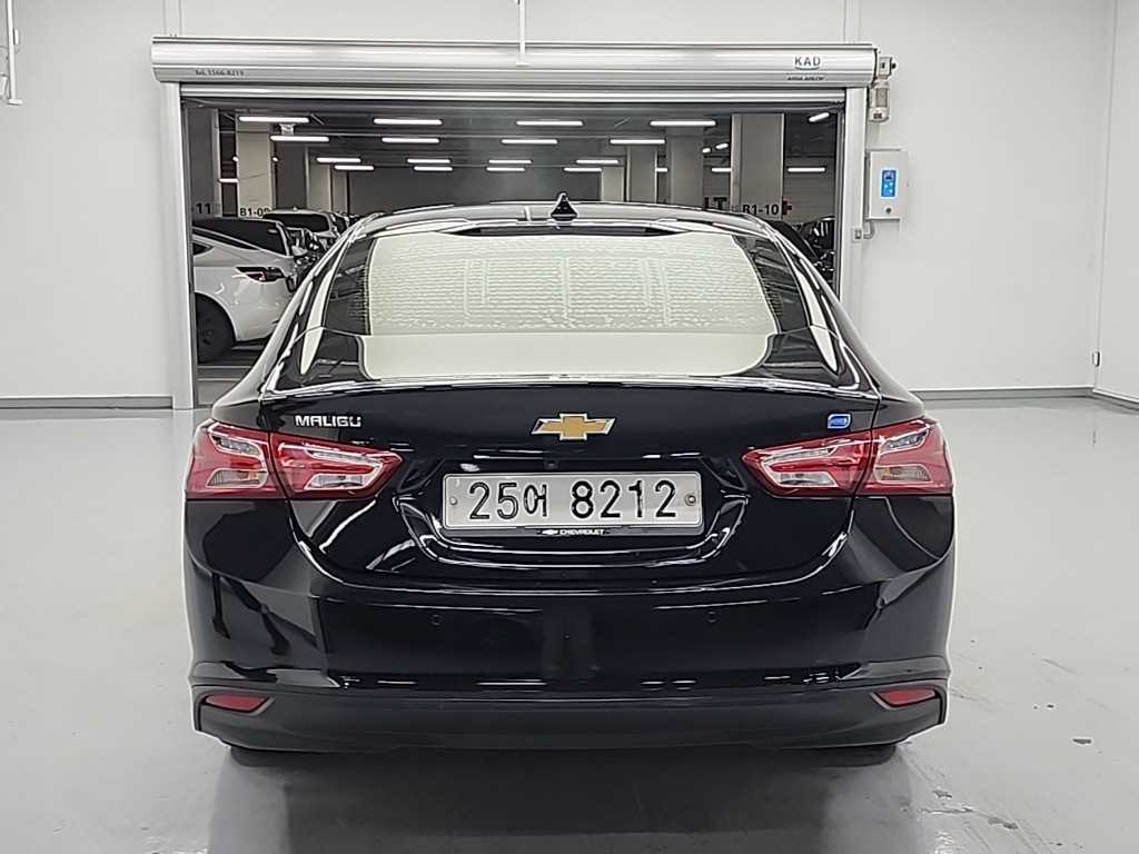 Chevrolet Malibu - Vista 3