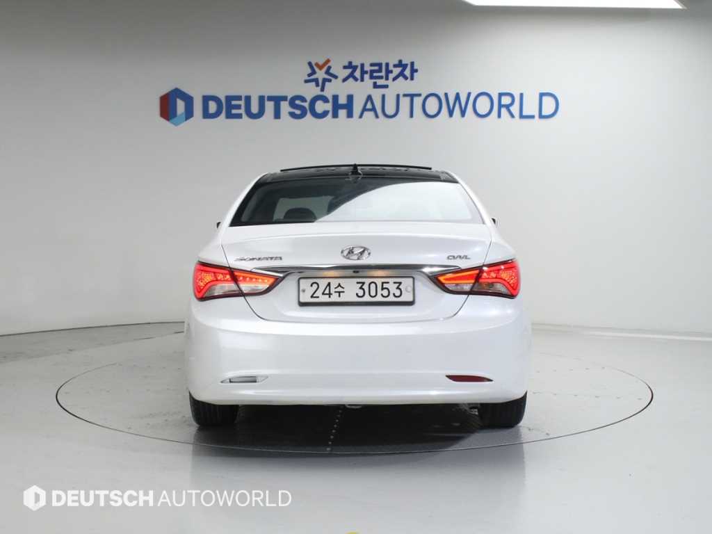 HYUNDAI Sonata - Vista 4