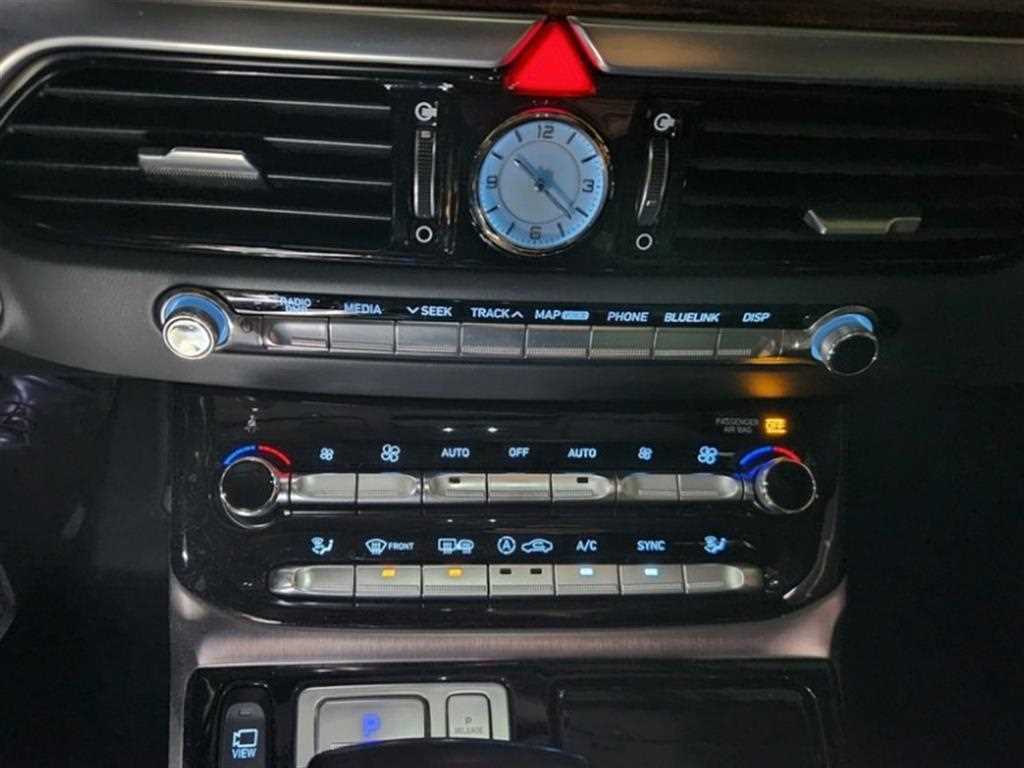 Genesis EQ900 - Vista 4