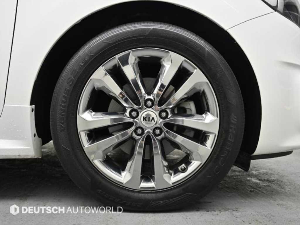 KIA Carnival - Vista 5