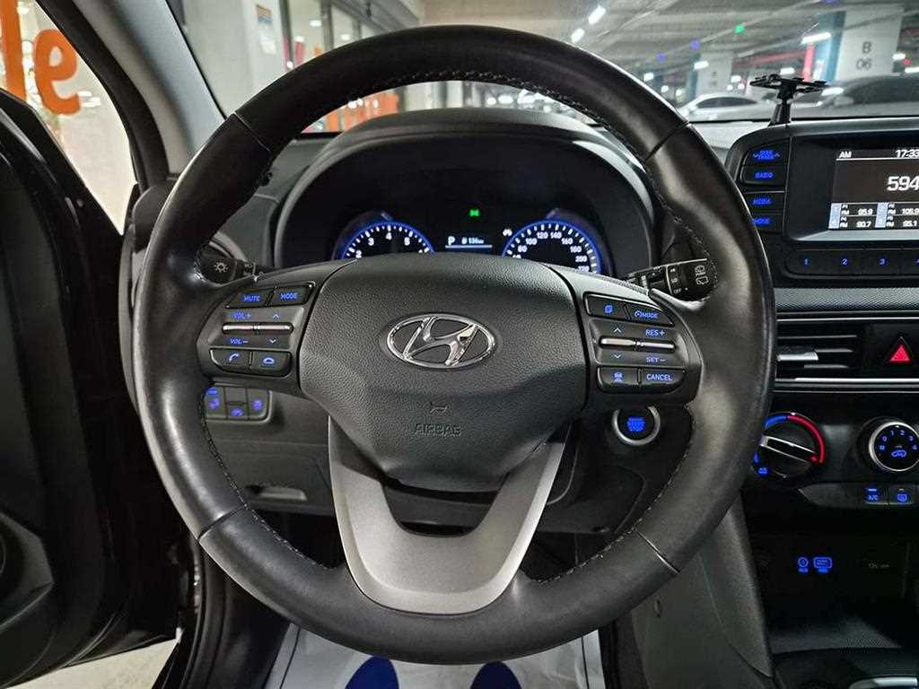 HYUNDAI Kona - Vista 8
