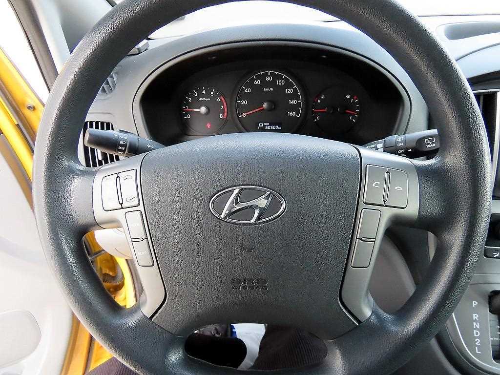 HYUNDAI Starex - Vista 9