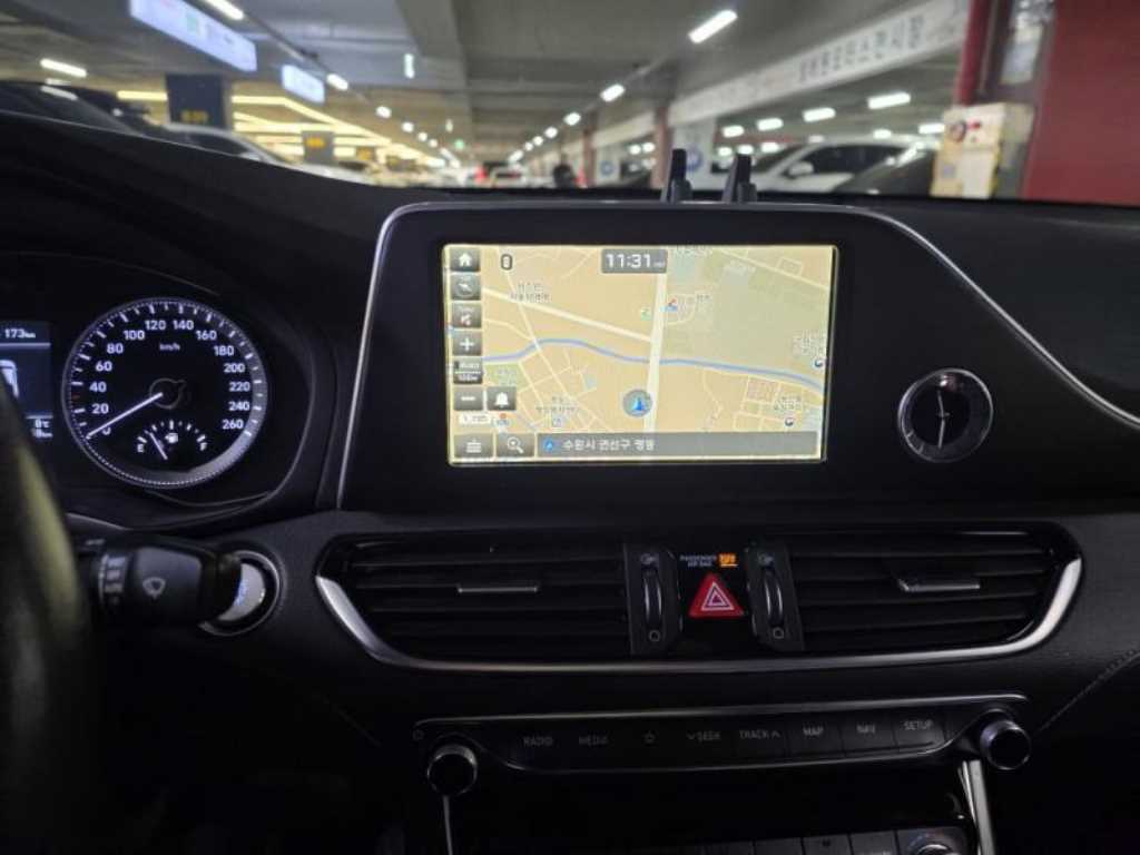 HYUNDAI Grandeur - Vista 12