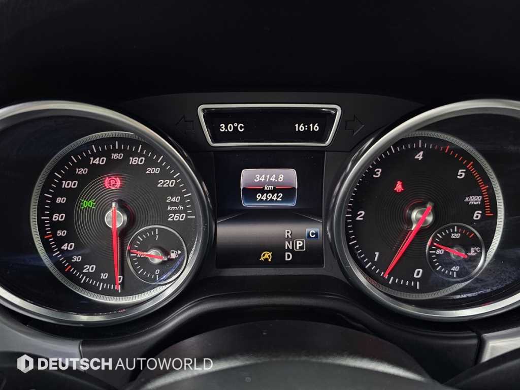 Mercedes Benz GLE Class - Vista 8