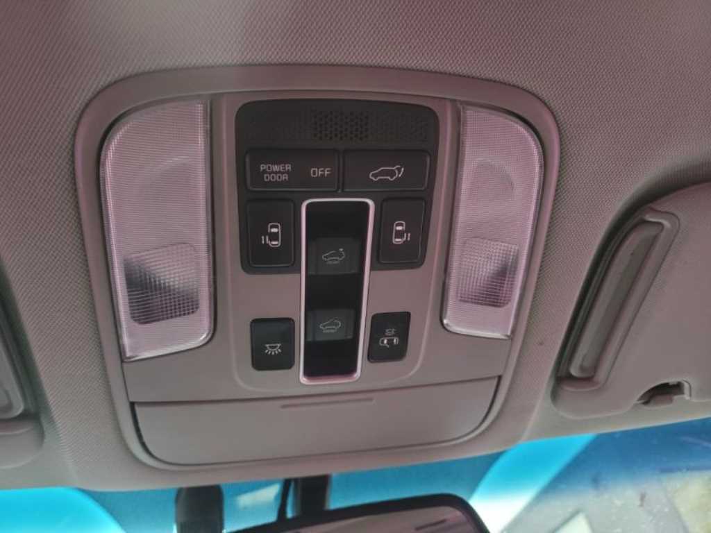 KIA Carnival - Vista 8