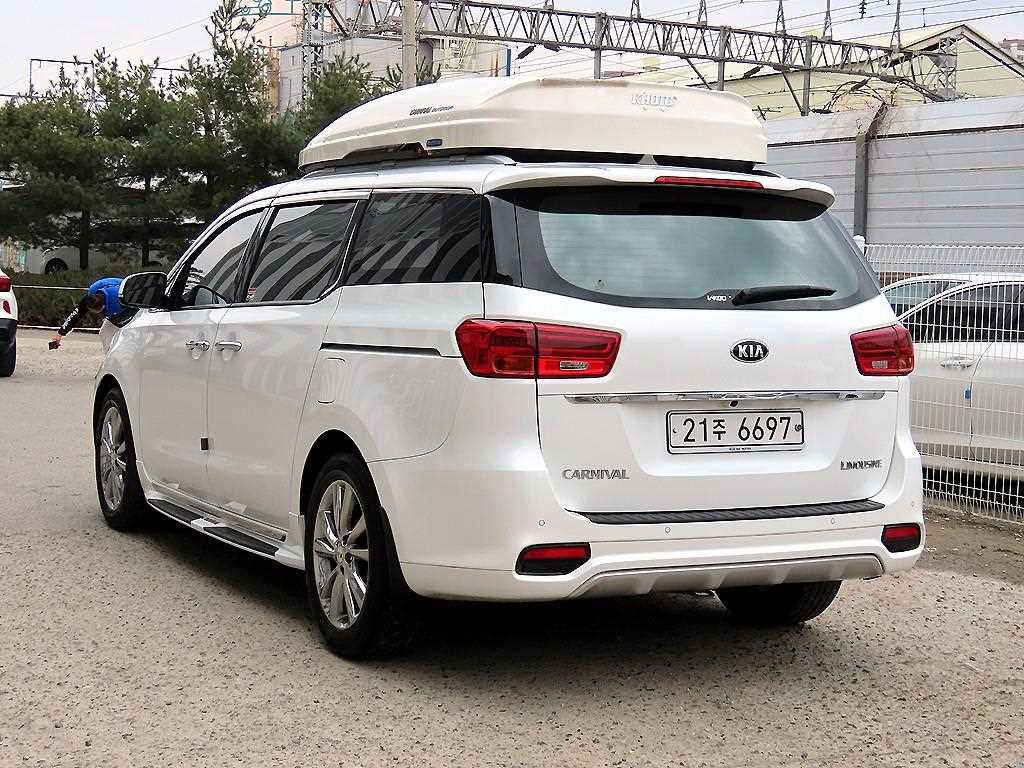 KIA Carnival - Vista 3