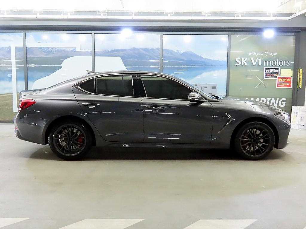Genesis G70 - Vista 3