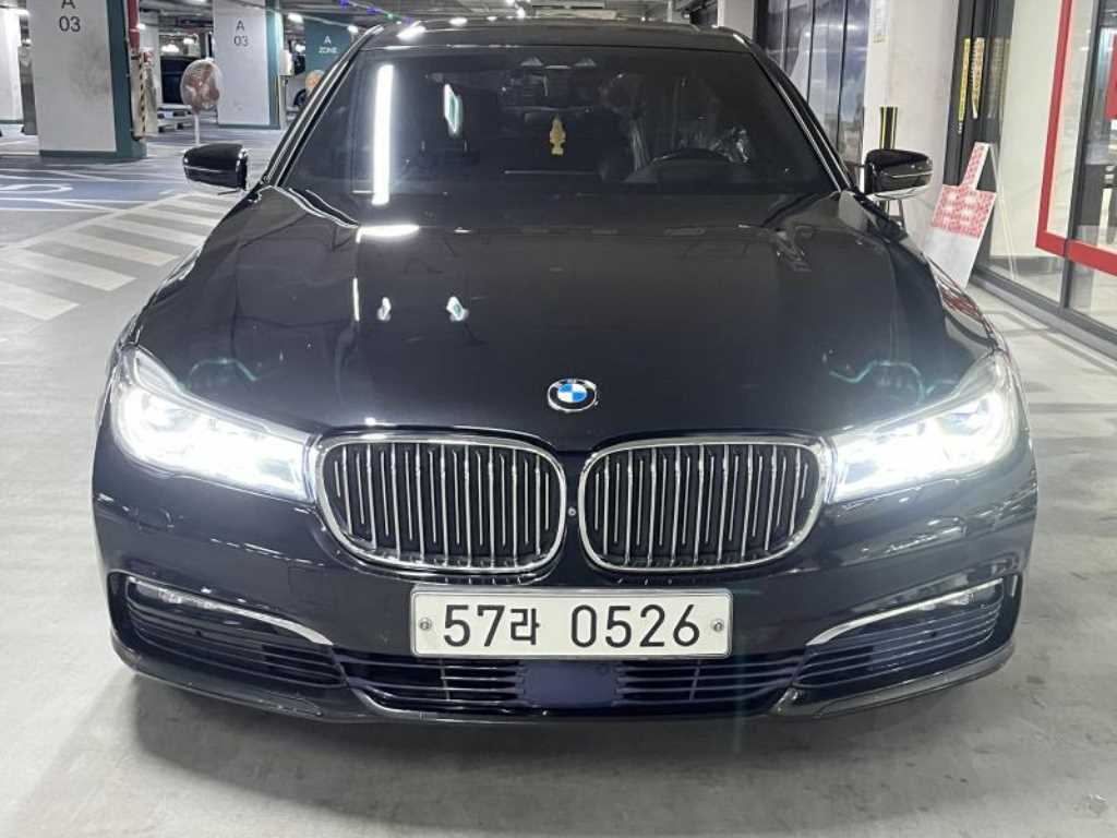 BMW 7 Series - Vista 2