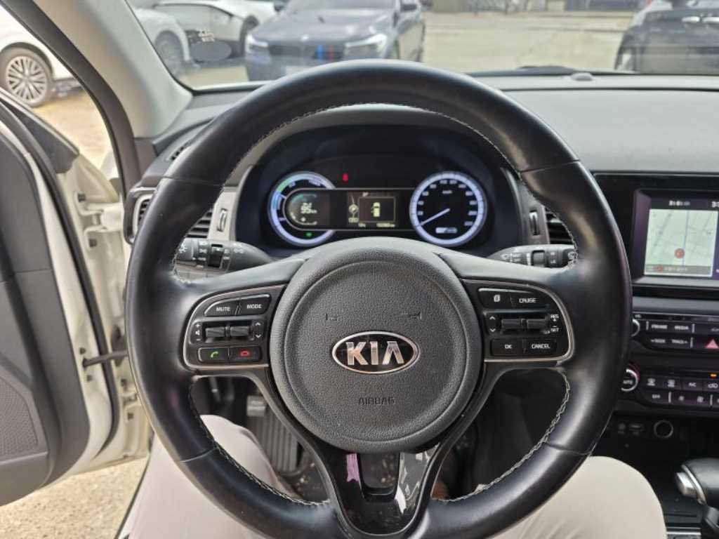 KIA Niro - Vista 8