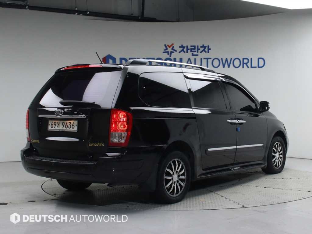 KIA Carnival - Vista 2