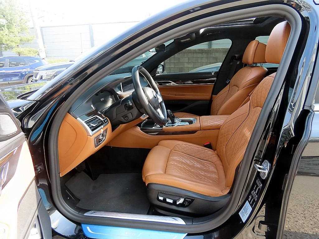 BMW 7 Series - Vista 5