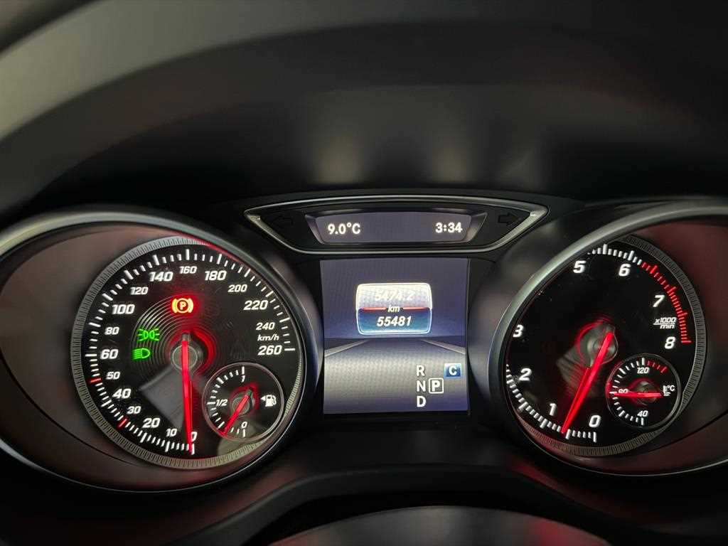 Mercedes Benz CLA Class - Vista 11