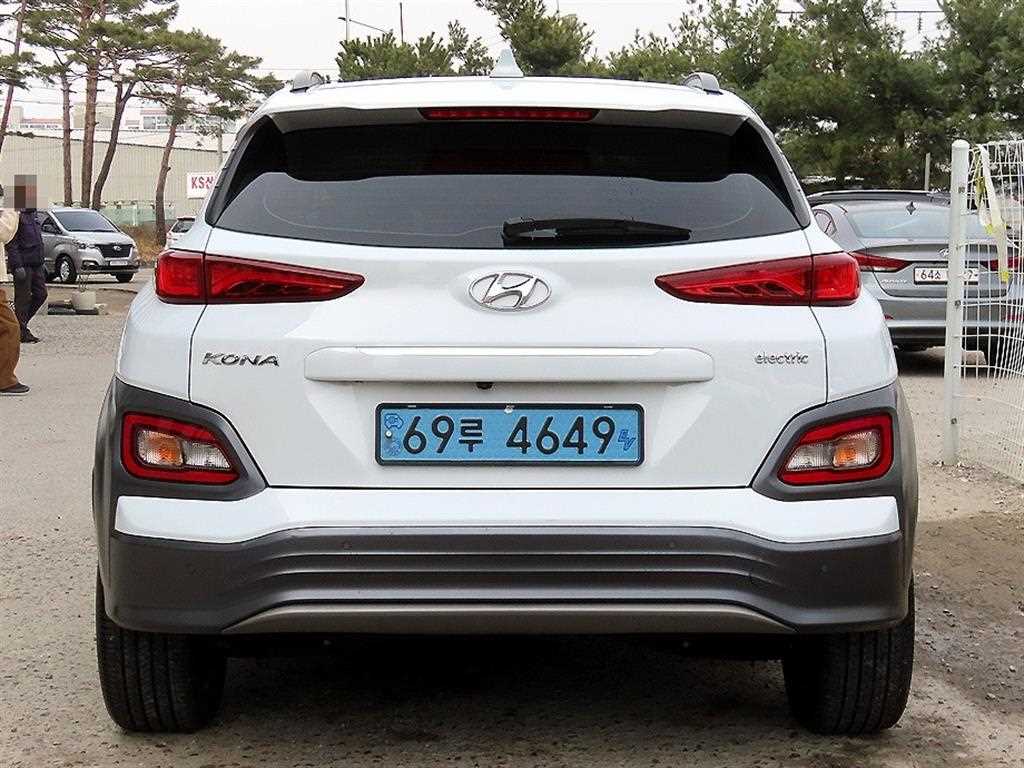 HYUNDAI Kona - Vista 4